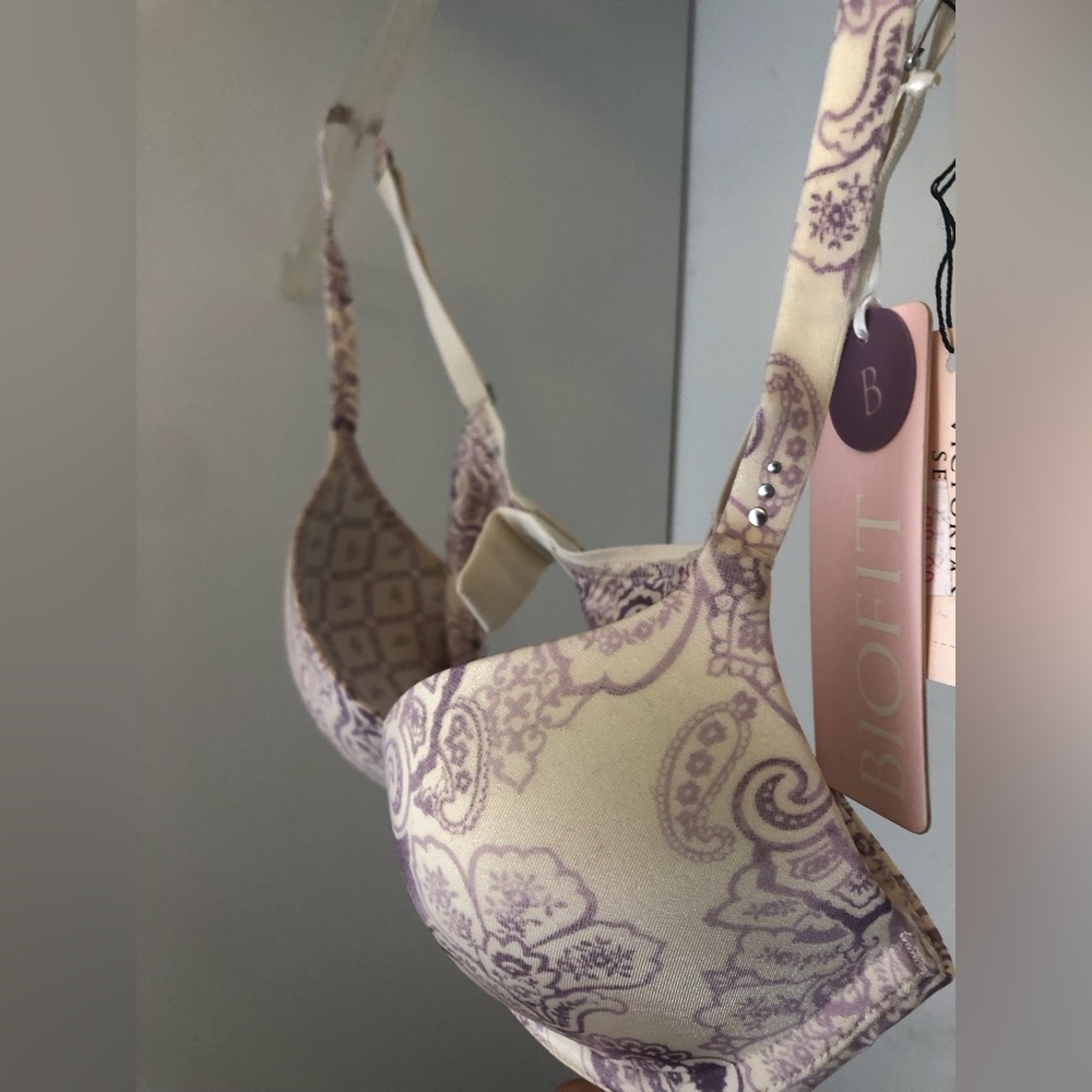 Victorias Secret lilac paisley bra - Picture 4 of 5